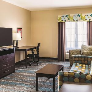 One-Bedroom King Suite Non-Smoking